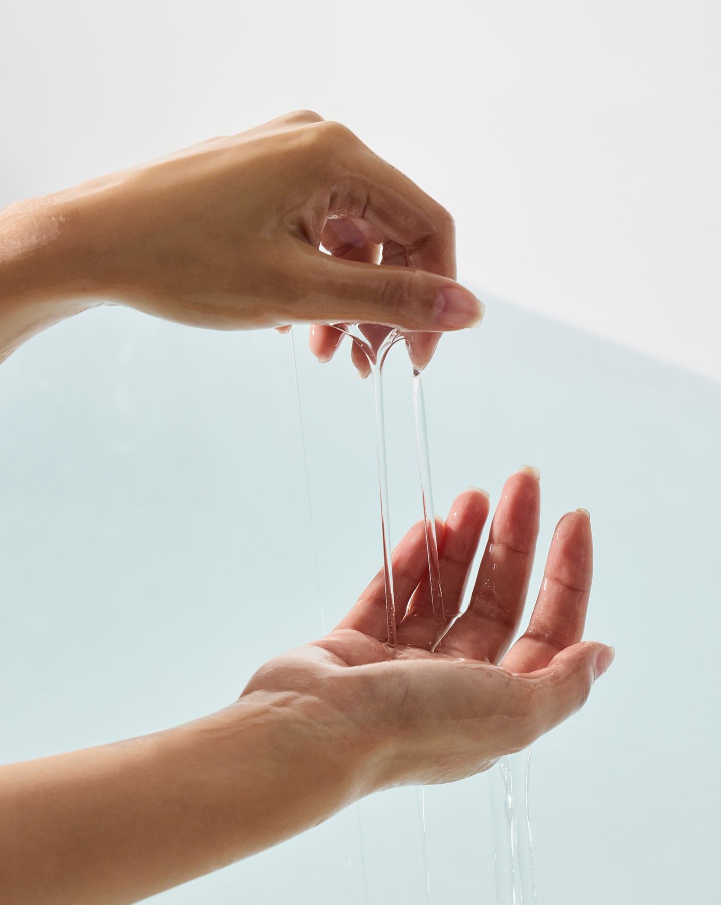 Pouring jelly-like water over the tub